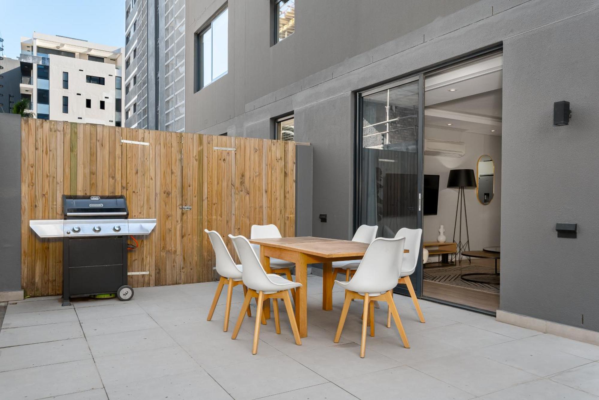 Warwick Apartments By Propr เคปทาวน์ ภายนอก รูปภาพ